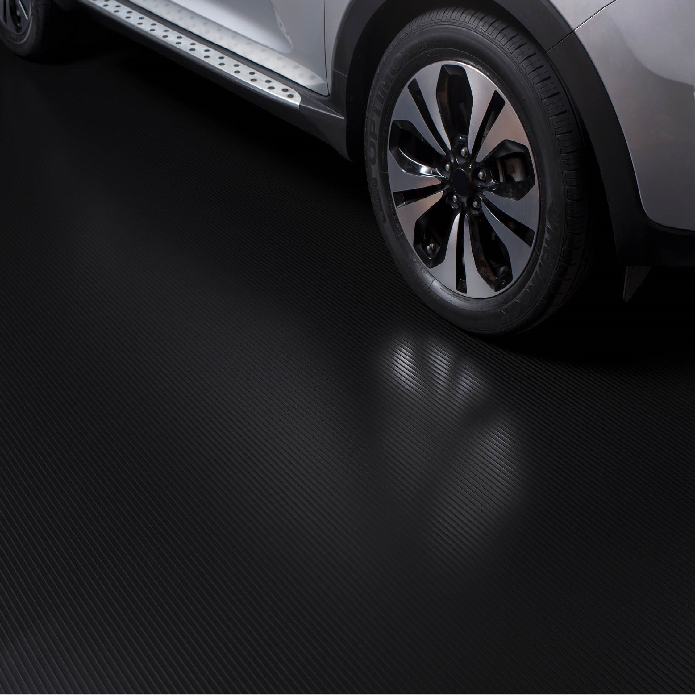 07061e0f3afc8c436d0fa4c23ebf3fb4.jpg AVX-SBR-SMI Covor Antiderapant din Cauciuc, Linoleum din Cauciuc pentru Protectie Podea Auto - model STRIURI FINE